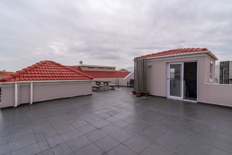 8 Bedroom Property for Sale in Harbour Island Western Cape